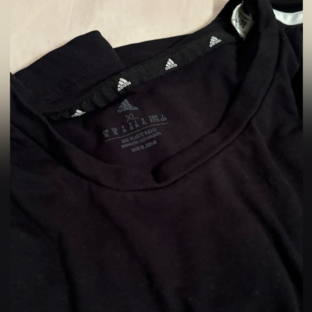 Adidas t shirt - Picture 4 of 4
